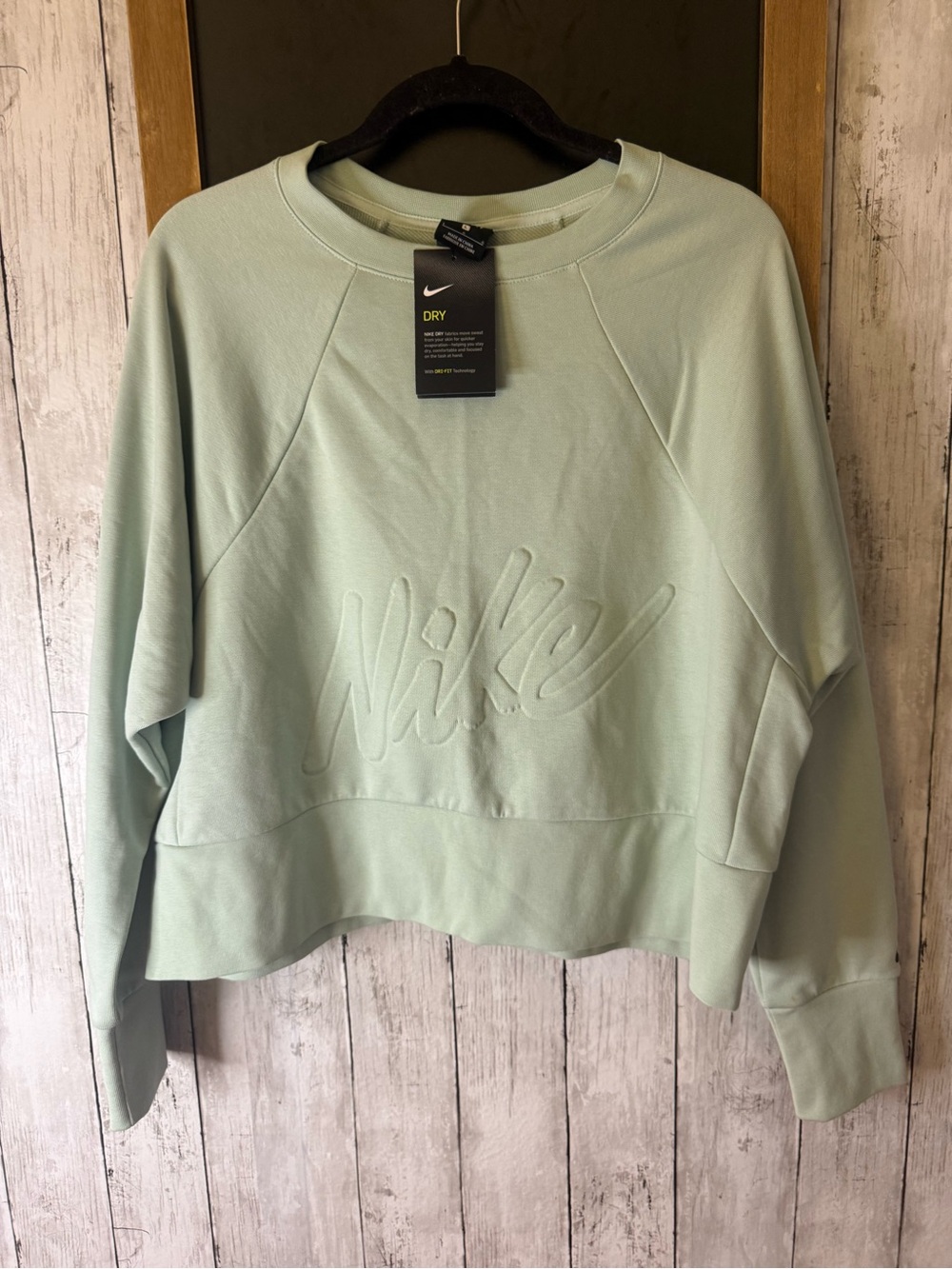 NWT Nike Dri-FIT Women's L Sweatshirt Loose Fit Cropped Crewneck Mint Top